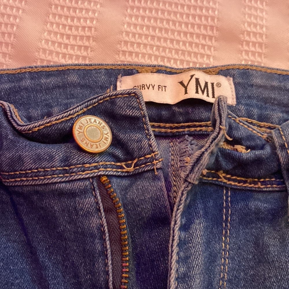 Jean Shorts - Picture 3 of 4